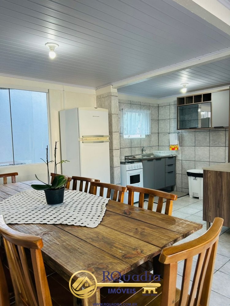 Linda casa de 4 dormit�rios - Na praia de Bombas  