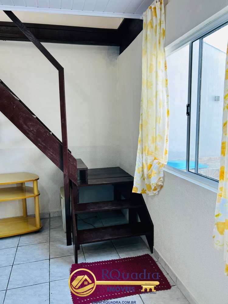 Linda casa de 4 dormit�rios - Na praia de Bombas  