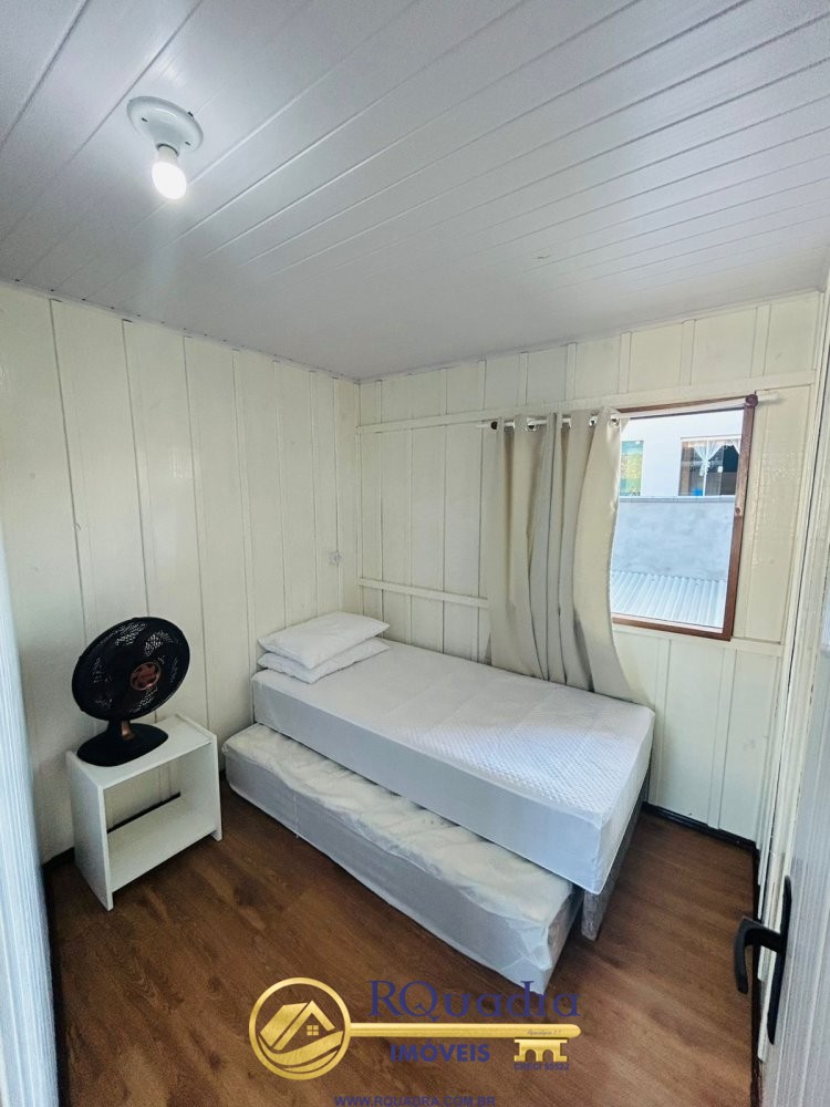 Linda casa de 4 dormit�rios - Na praia de Bombas  