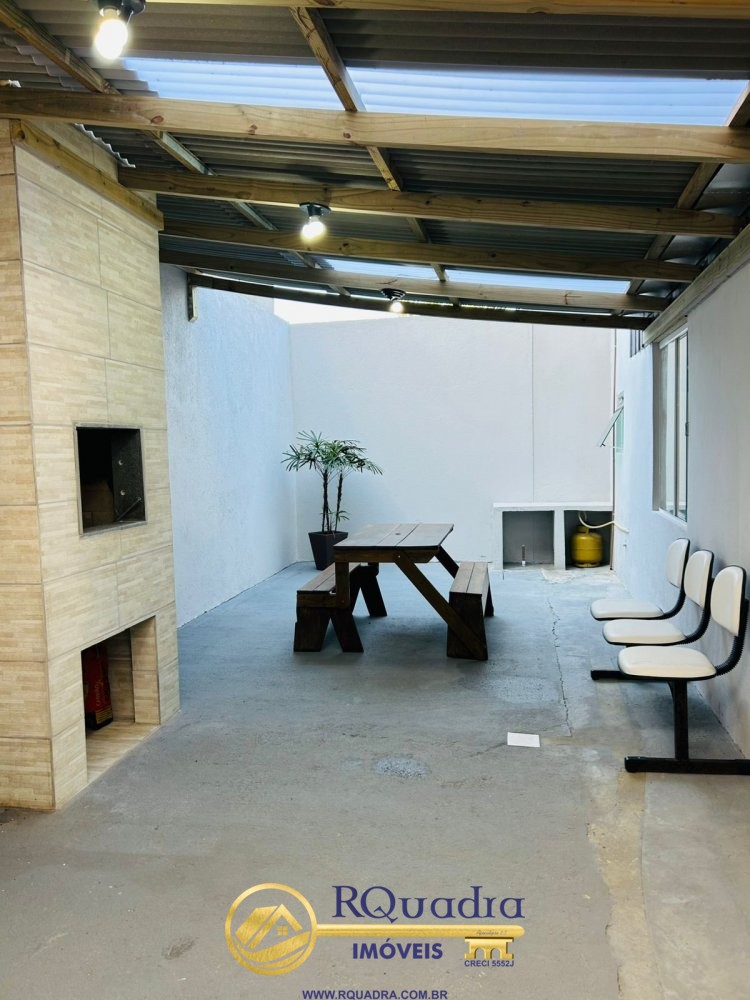 Linda casa de 4 dormit�rios - Na praia de Bombas  