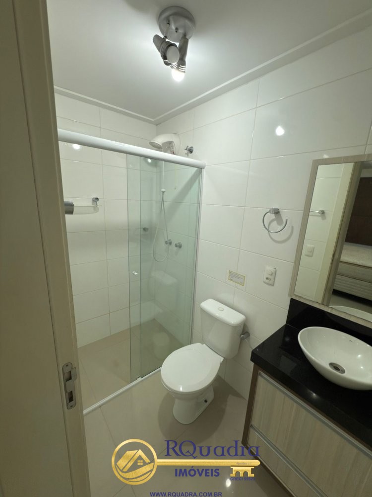 APARTAMENTO MOBILIADO 2 QUARTOS EM BOMBAS