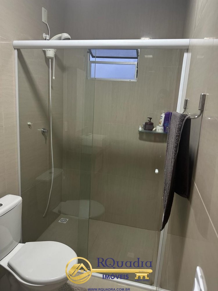 CASA COM 5 SUITES E PISCINA EM ZIMBROS