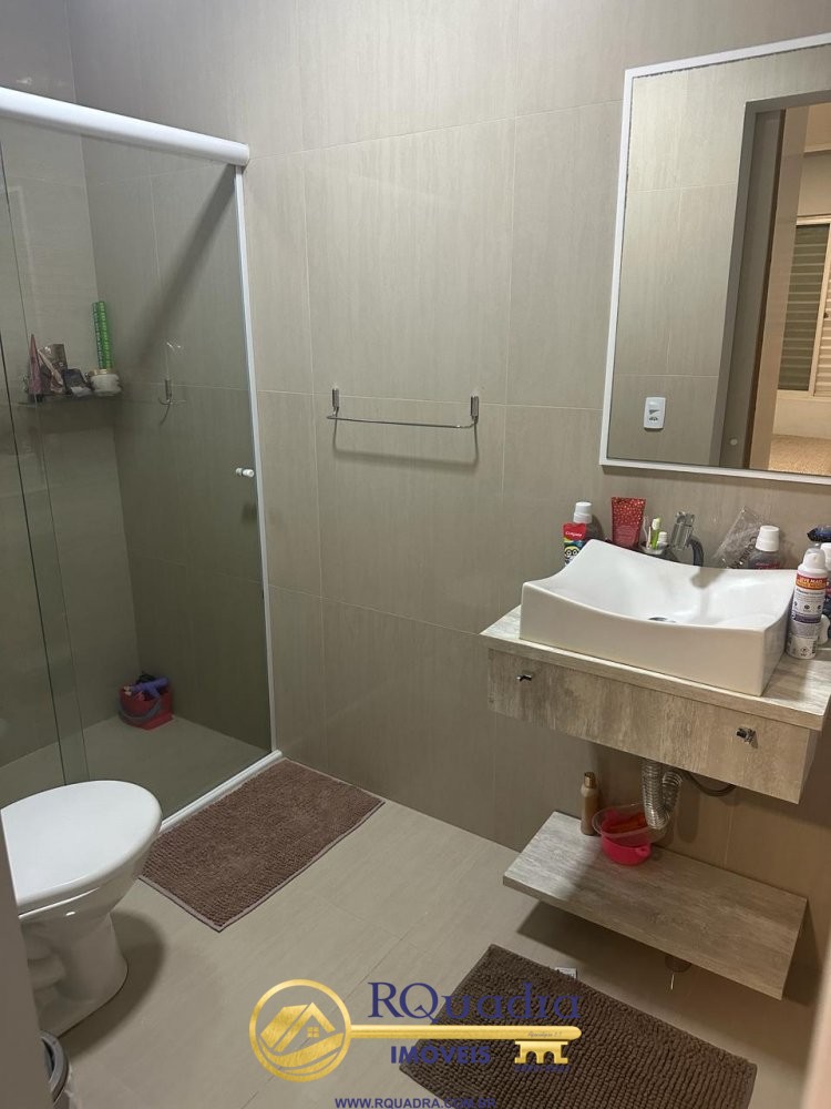 CASA COM 5 SUITES E PISCINA EM ZIMBROS