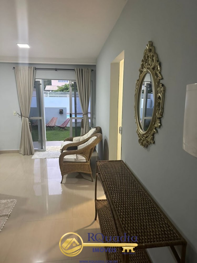 CASA COM 5 SUITES E PISCINA EM ZIMBROS